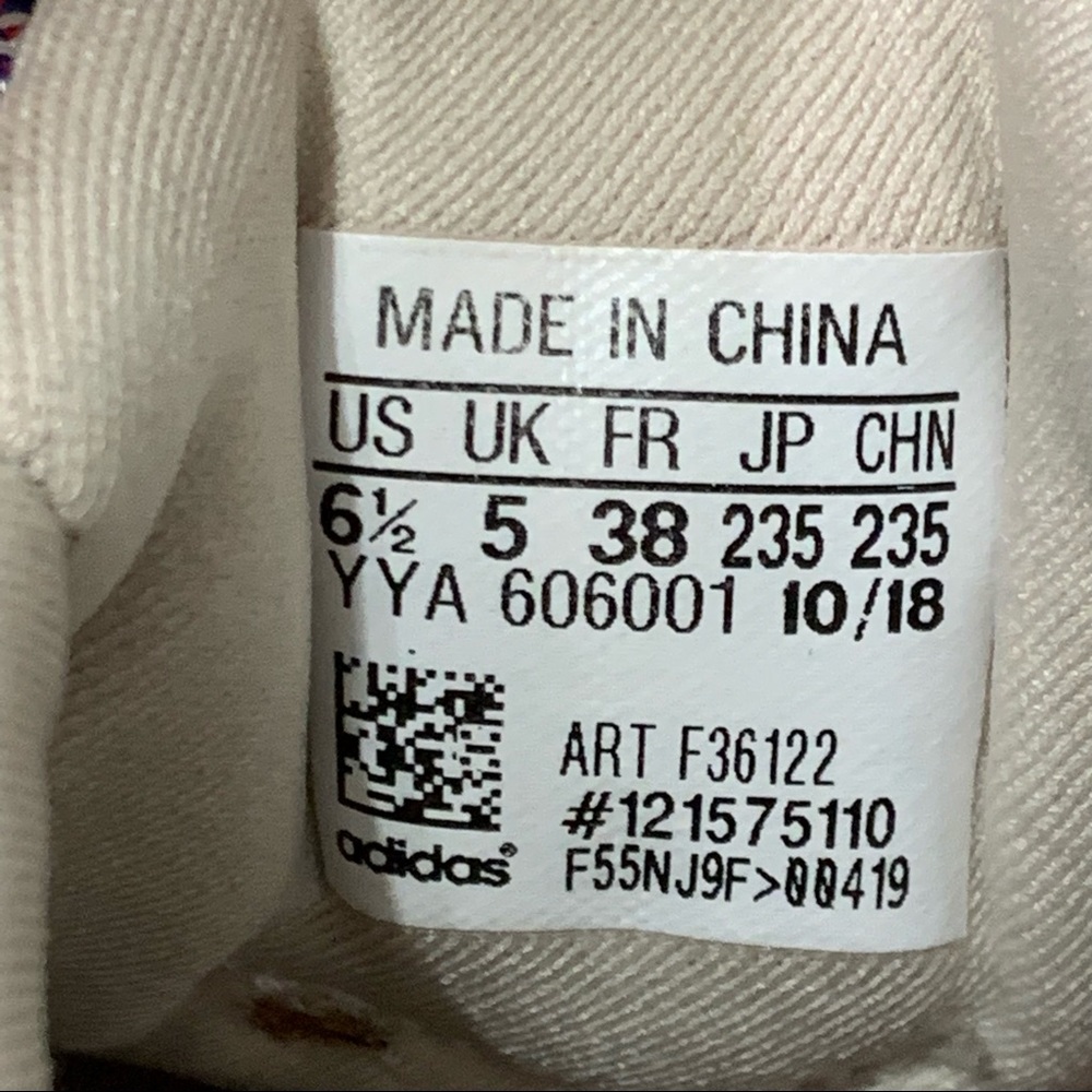 Adidas UltraBoost 4.0 Athletic Shoes 👋 - Picture 8 of 10